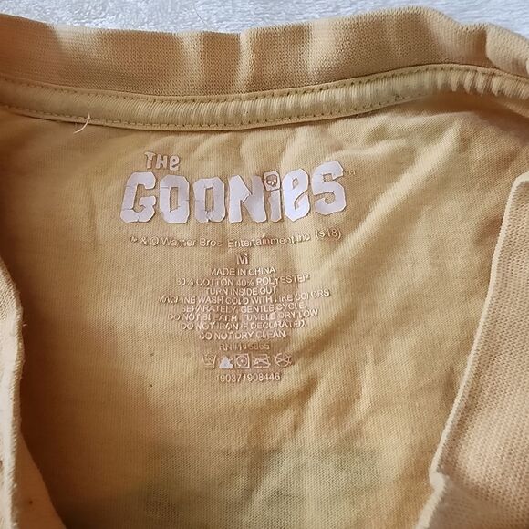 Goonies Size Medium Tshirt With Front And Back Graphics - Picture 4 of 7